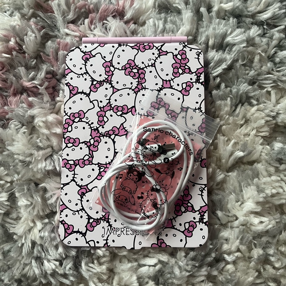 HELLO KITTY (WHITE/PINK) TOUCH PAD MINI TRI-TONE LED MAKEUP MIRROR